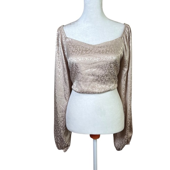 LE LIS Collection Crop Backless Peasant Top Champagne Balloon Sleeve Size Large - Picture 1 of 7
